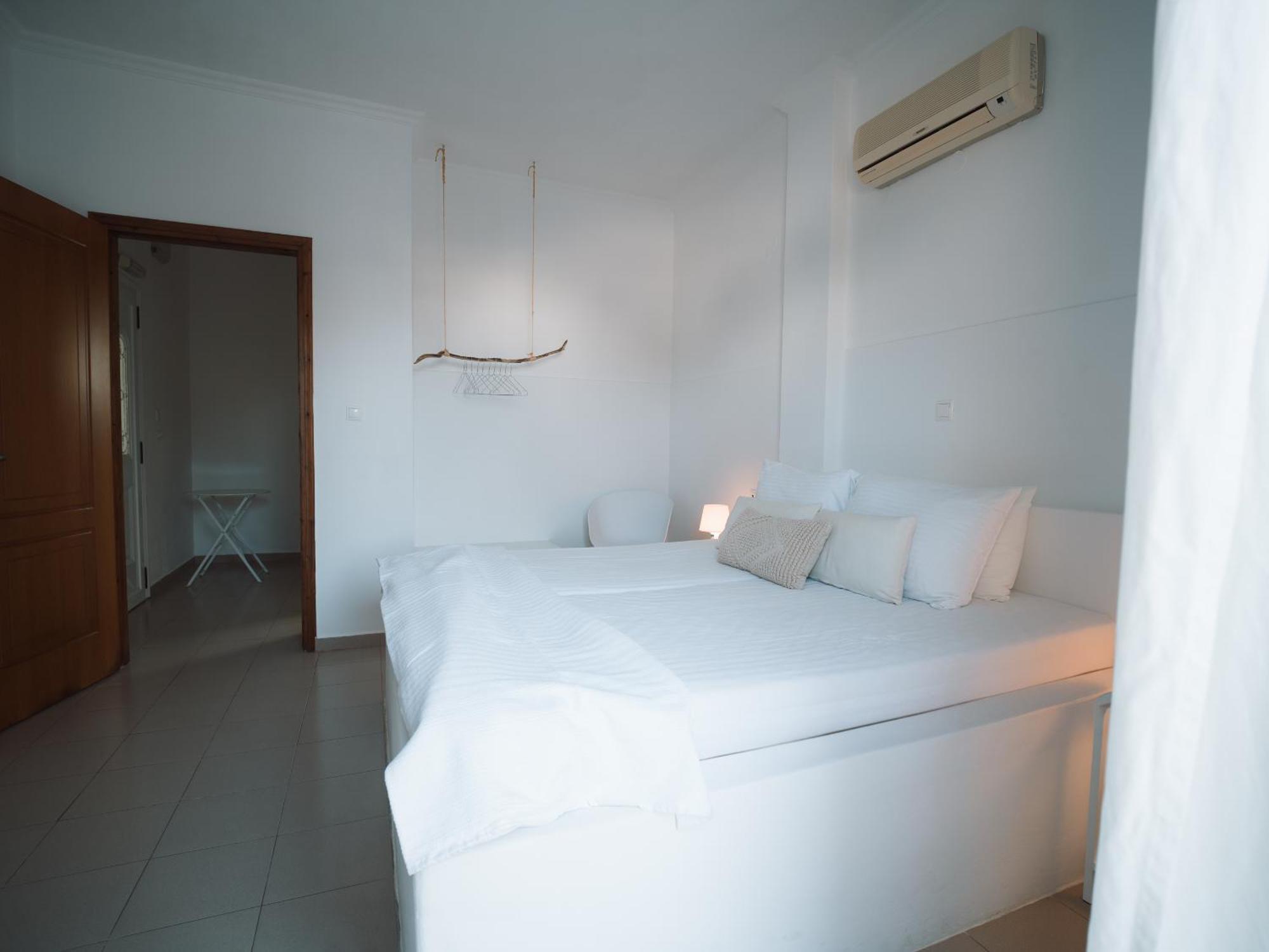 Giosifaki Hotell Vári Exteriör bild
